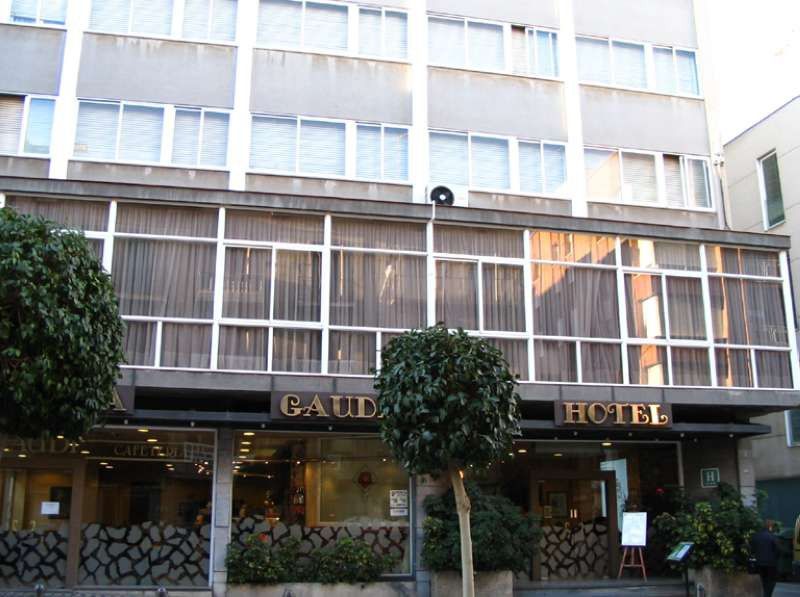Hotel Gaudi Реус Экстерьер фото